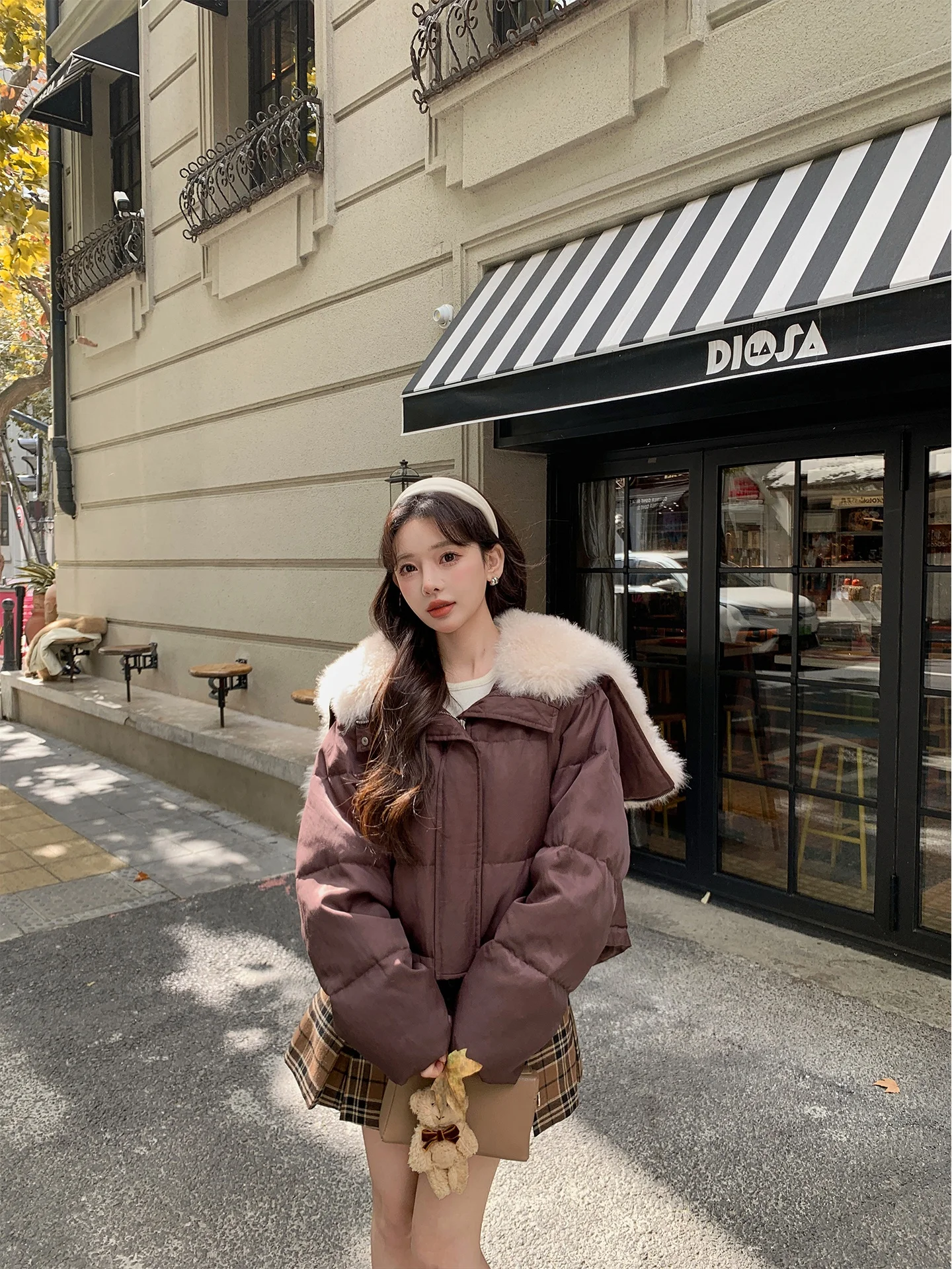 

Женское зимнее теплое пуховое пальто Daisy Velvet Wings 90 с гусиным пухом, воротником-стойкой и дизайном «Ангельские крылья»