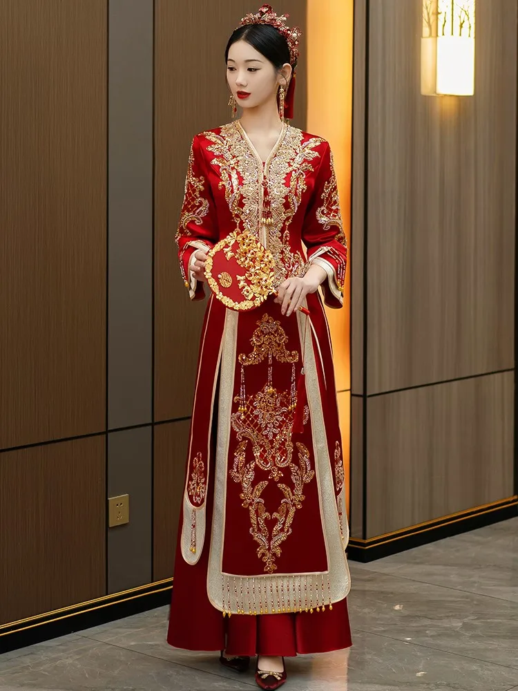 

The bride's large-sized thin Chinese-style wedding dress gown and