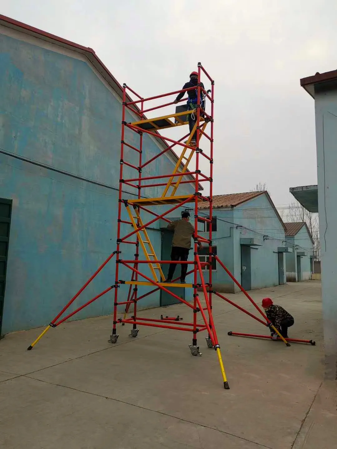 Portable Quick Setup Mobile FRP Scaffold Ringlock Construction Scaffolding Towers For Sale