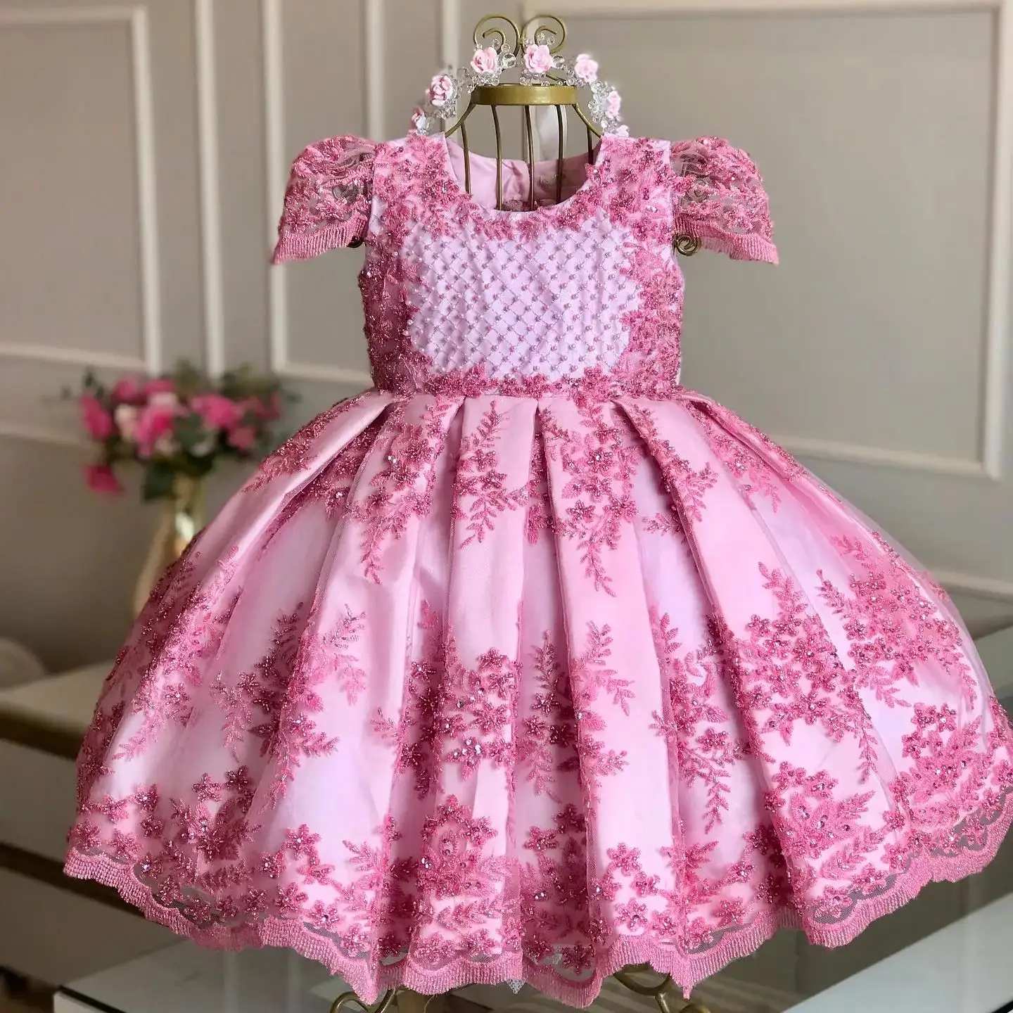 

Shining Lace Flower Girl Dress For Wedding Pink Puffy Tulle Bow Pearls Kids Birthday Party Dress First Communion Ball Gowns