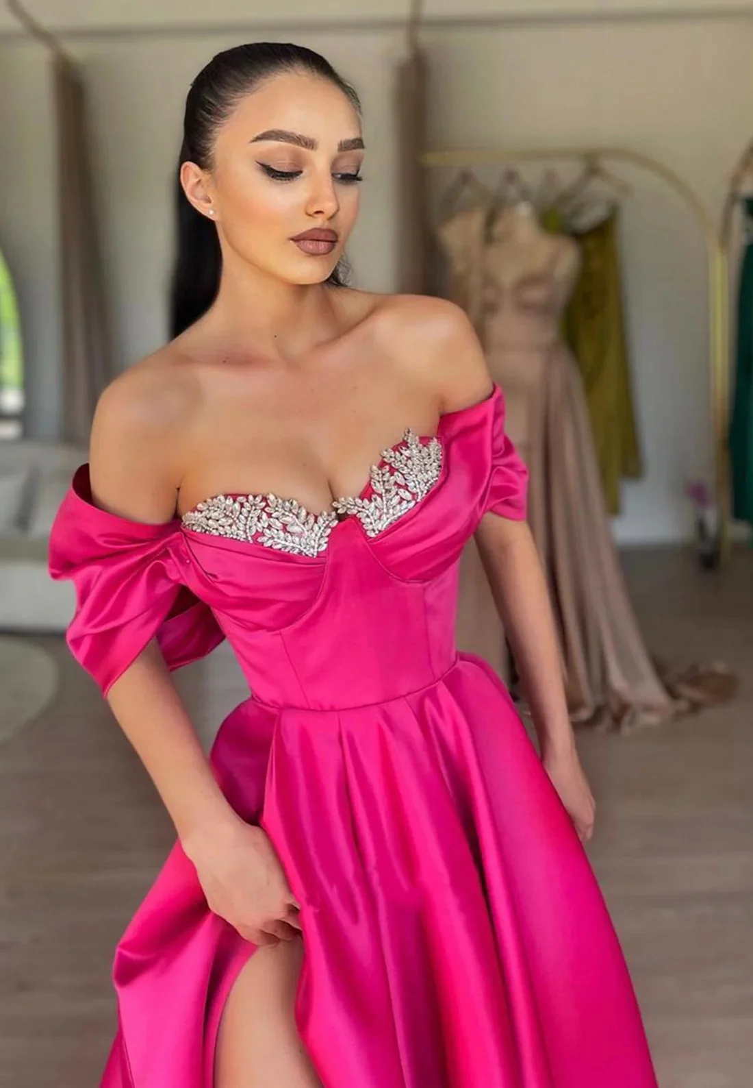 Fuchsia Evening Dresses Rhinestone Off Shoulder Long Ruched Satin Prom Gowns with Slit Women Formal Party Dress Custom Made