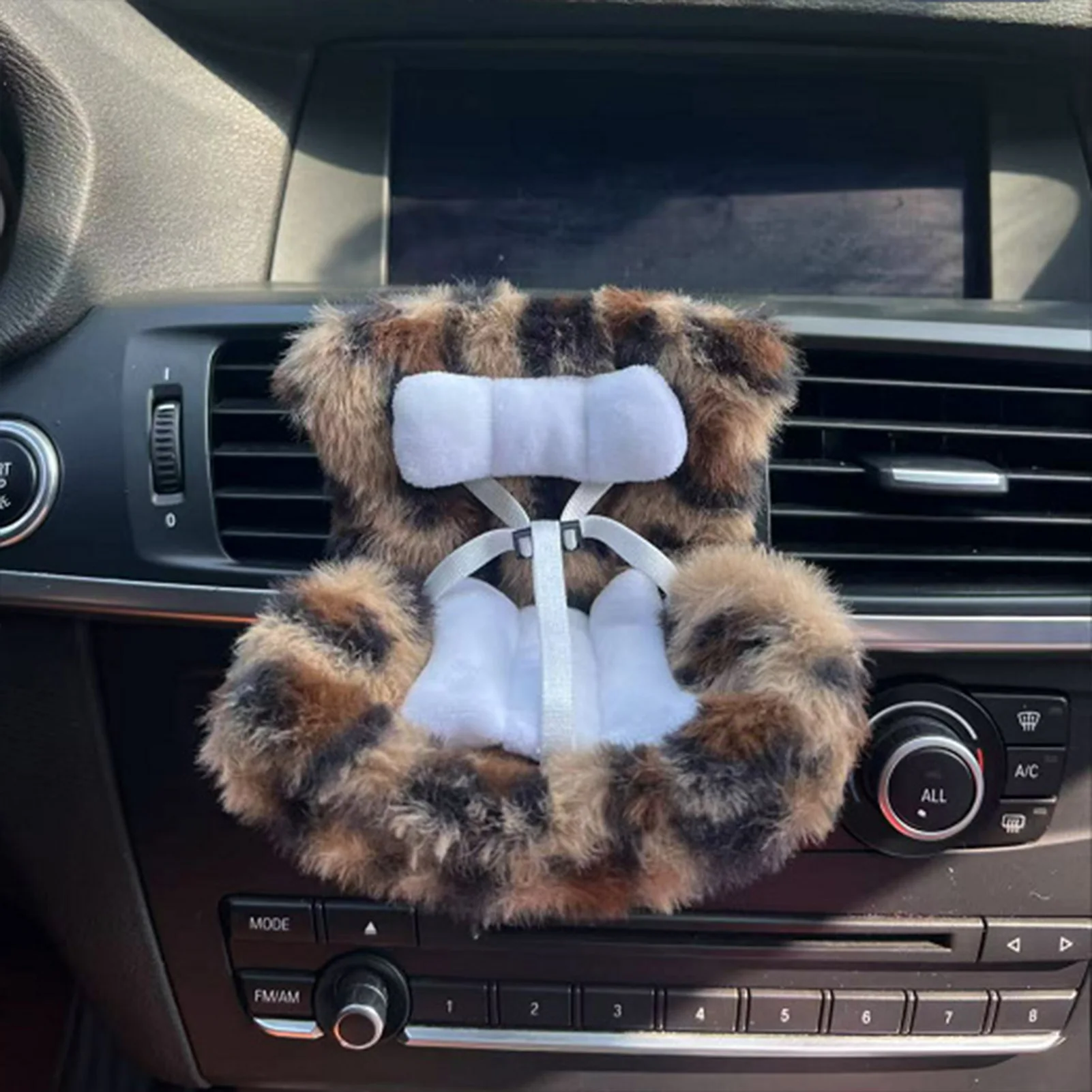 Siège de sécurité pour poupée en peluche Labubu, poupée Kawaii, ceinture de sécurité en peluche/plastique, évent de voiture, accessoires de décoration intérieure automobile