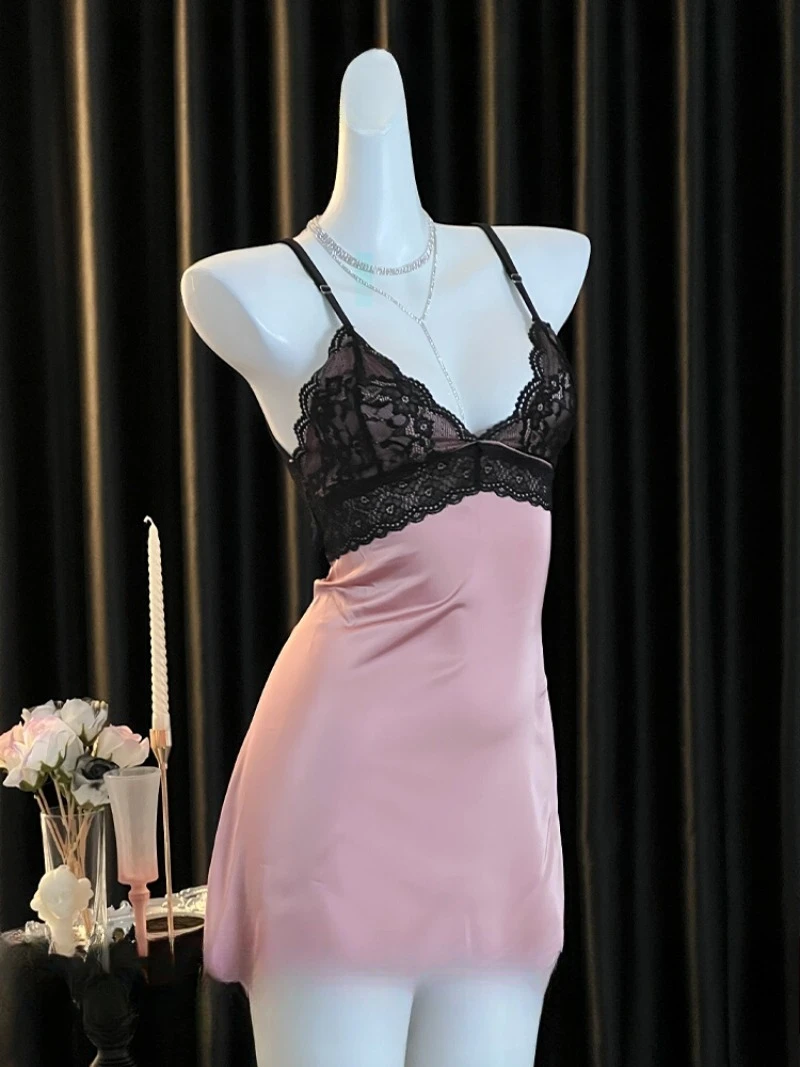 

Сексуальная ночная рубашка из ледяного шелка на тонких бретельках для женщин, розовые кружевные открытые бретели Pure Desire, дизайн нагрудной подушки, идеально подходит для