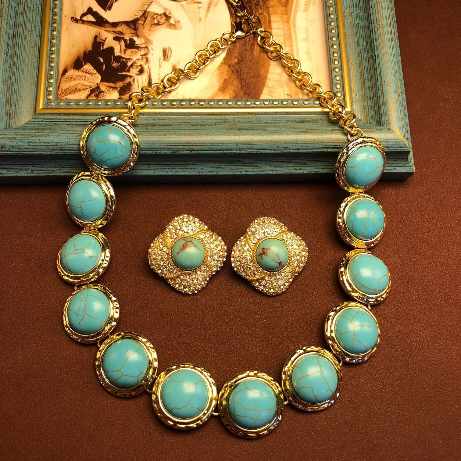 Vintage necklace middle-aged round turquoise diamond inlaid necklace earrings jewelry set