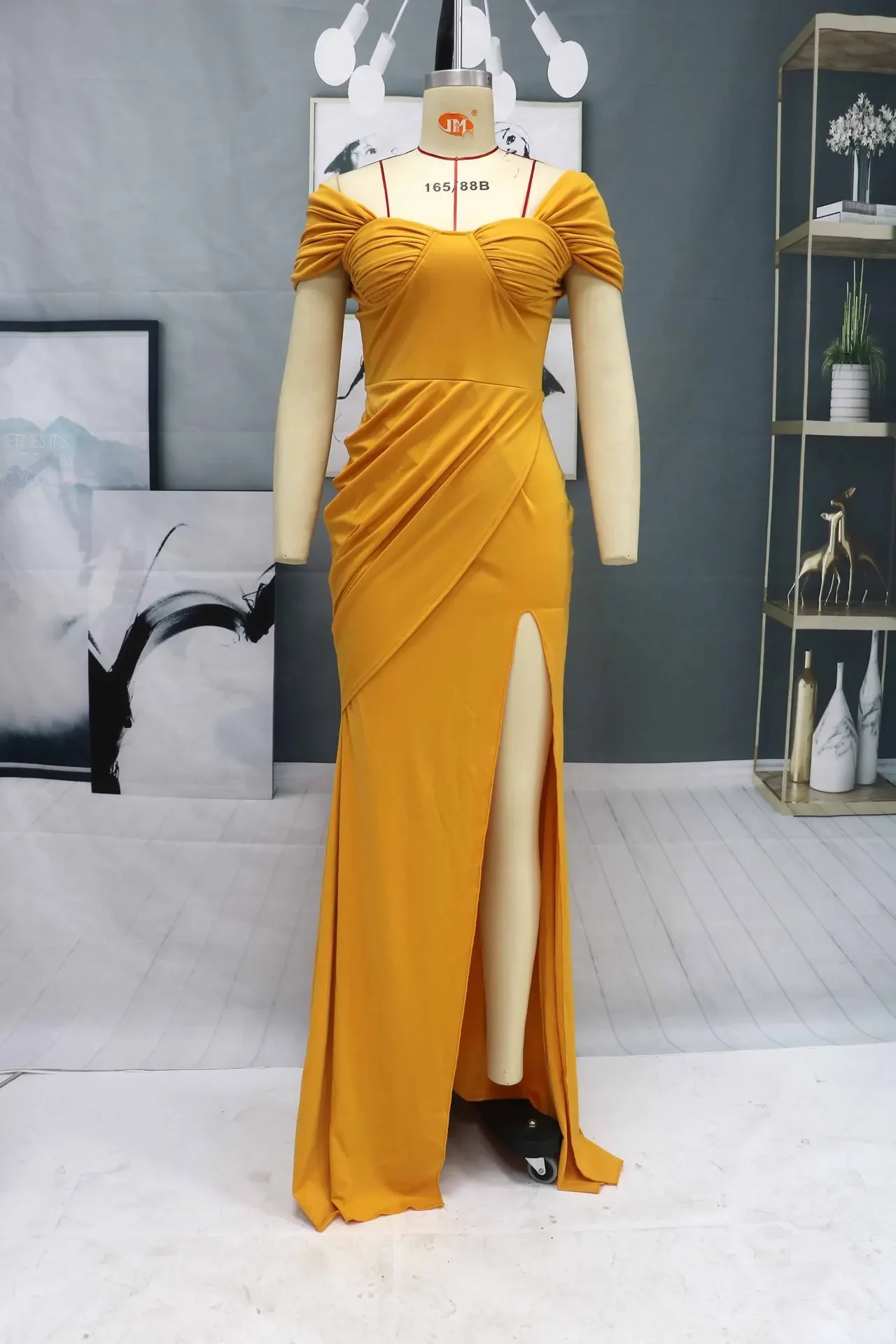 Sexy schulterfreies Damenkleid mit seitlichem Schlitz, Europa, Neuankömmling, eleganter Schlankheitseffekt, glättet Ihre Silhouette