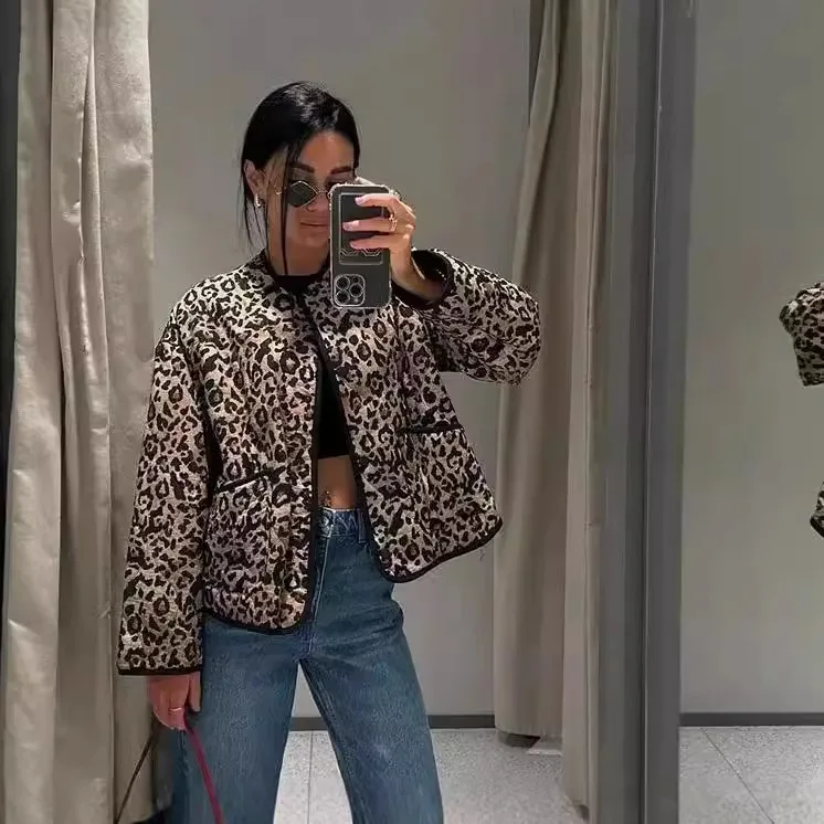 

2025 New Spring Autumn Women's Vintage O-neck Print Padded Bomber Coats Female Elegant Thin Light Parkas Jackets women