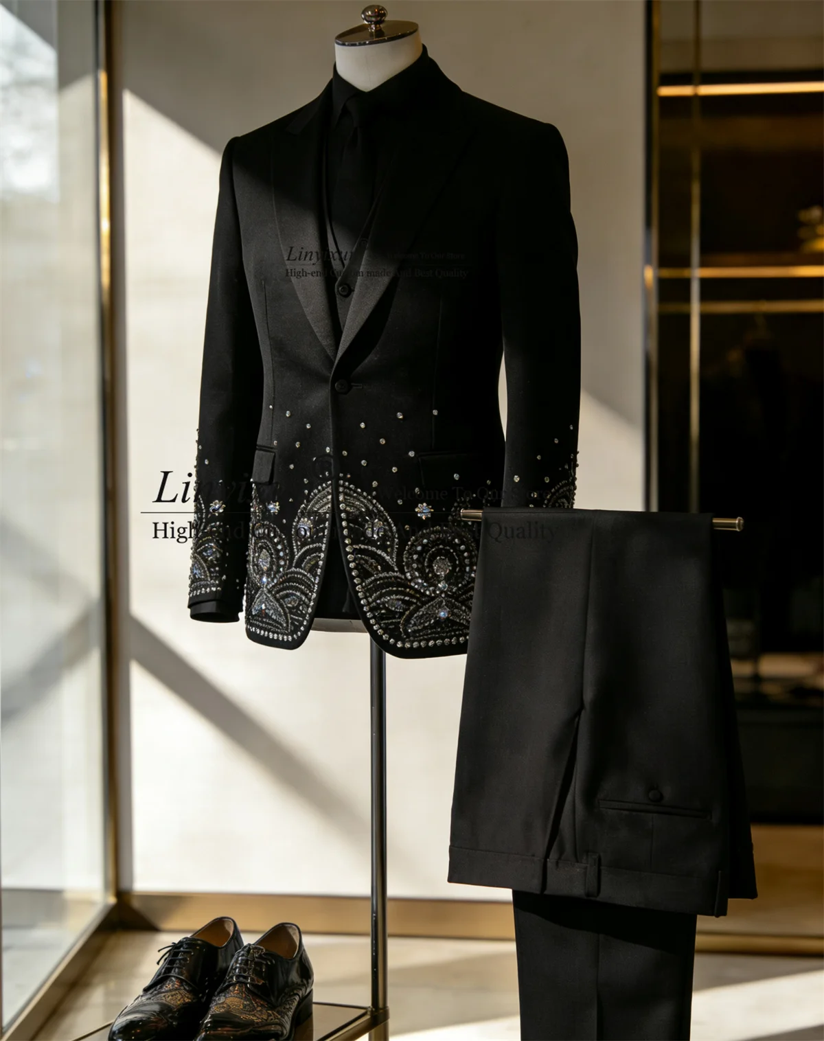 

Sparkly Rhinestons Men SuitsCustomized Peaked Lapel Wedding Groom Tuxedos 3 Piece Set Male Prom Blazers Slim Fit Costume Homme