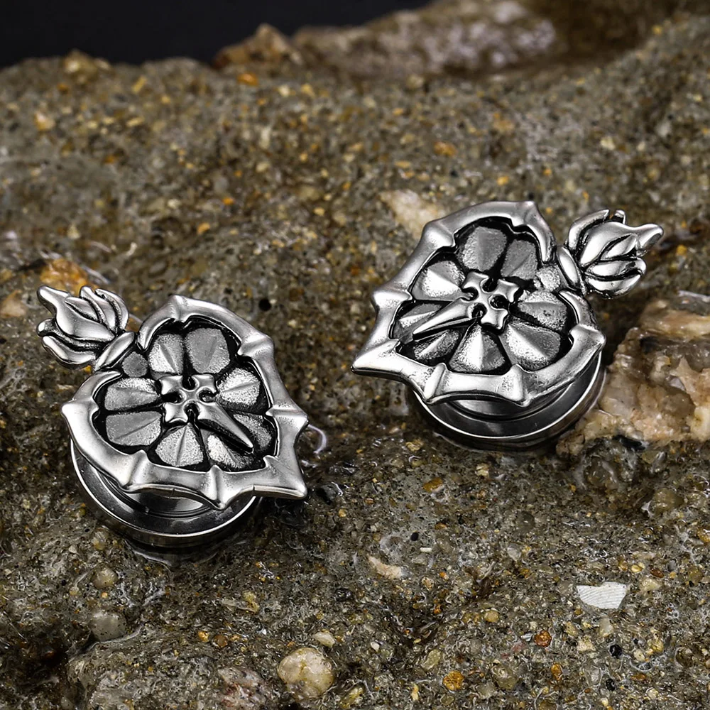 Giga 2Pcs Gothic Sacred Heart Ear Plugs Tunnels Stainless Steel Stretcher Screw Gauges Expanders Punk Body Piercing Jewelry