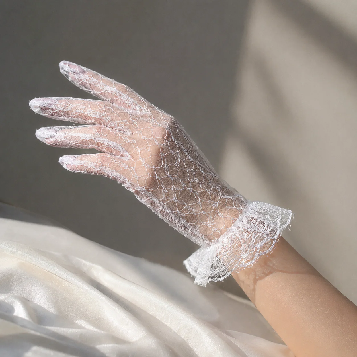 Performance Cosplay Dress Accessories Autumn Short Dinner Dress Wedding Lace Gloves Thin Mittens Bridal Mesh Gloves