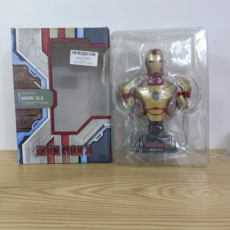 

23cm anime Ironman Superhero MK7 MK42 MK43 1/4 Head bust Figure Portrait With LED Light statue Model ornaments Collectible gift