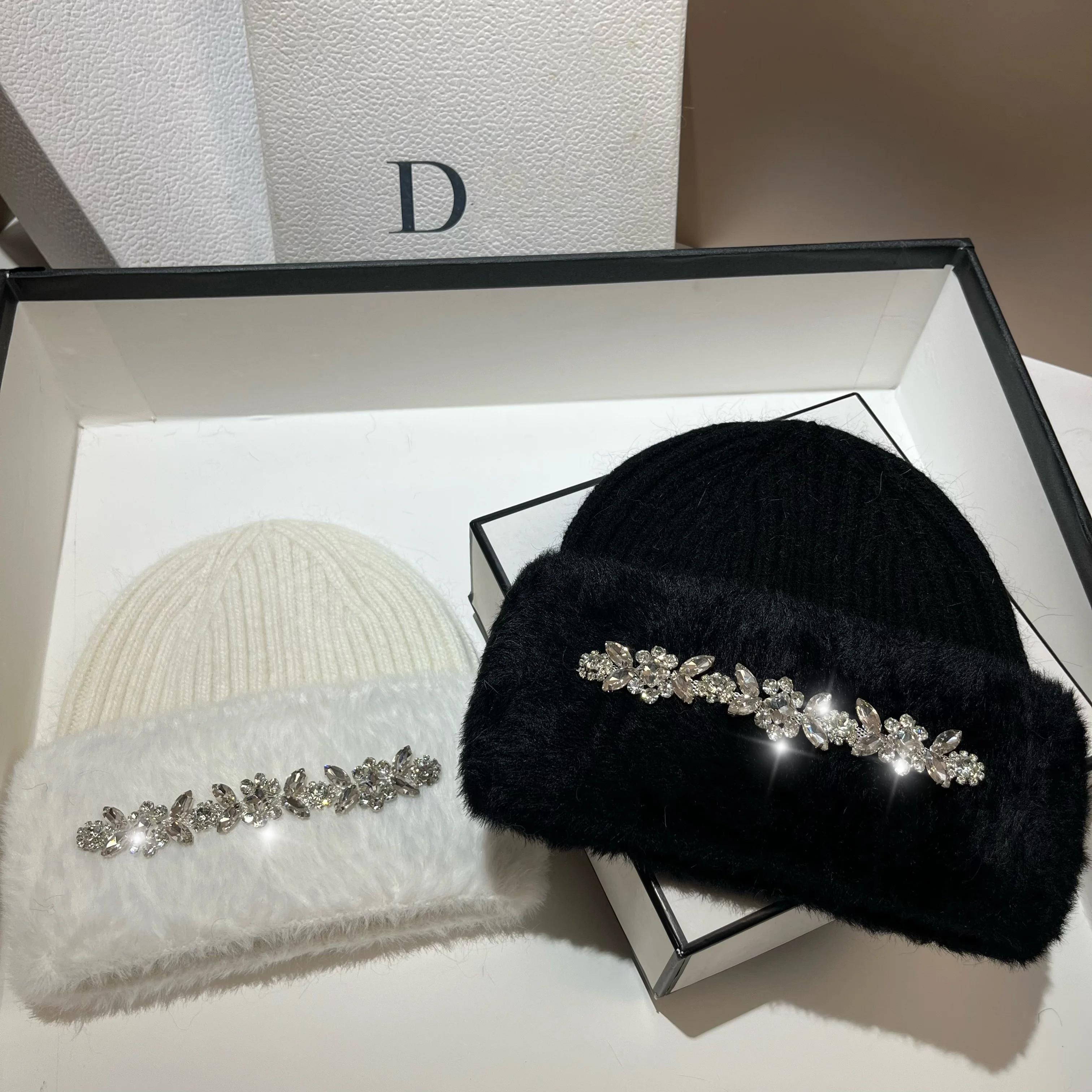 Paris fashion luxury socialite rhinestone rabbit fur knitted hat winter Nordic cold warm mink fur pullover ear protection hat