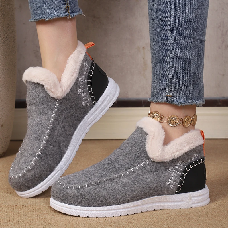 Winter Boot Insulated - Winterstiefel für Damen, Slip-On, mit flauschigem