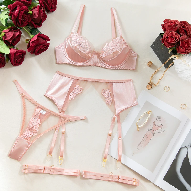 บิกินี่ตาข่ายเย็บปักถักร้อย Patchwork Bra ชุดเซ็กซี่ชุดชั้นในชุดสี่ชิ้น