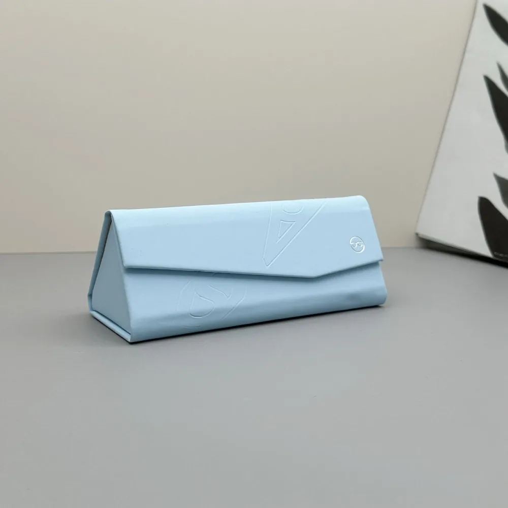 NEU 2026 Tragbares Retro Faltbares Brillenetui Minimalistische Leder-Sonnenbrillen-Aufbewahrungsbox Dreieckige Brillenschutzhülle – Detail 4