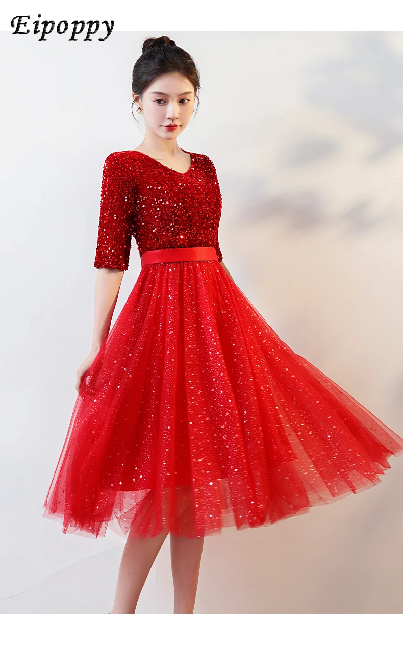 Erwachsene weibliche kurze Abnehmen Student Poesie Rezitation Host Kunst Prüfung sternen klare Abendkleid