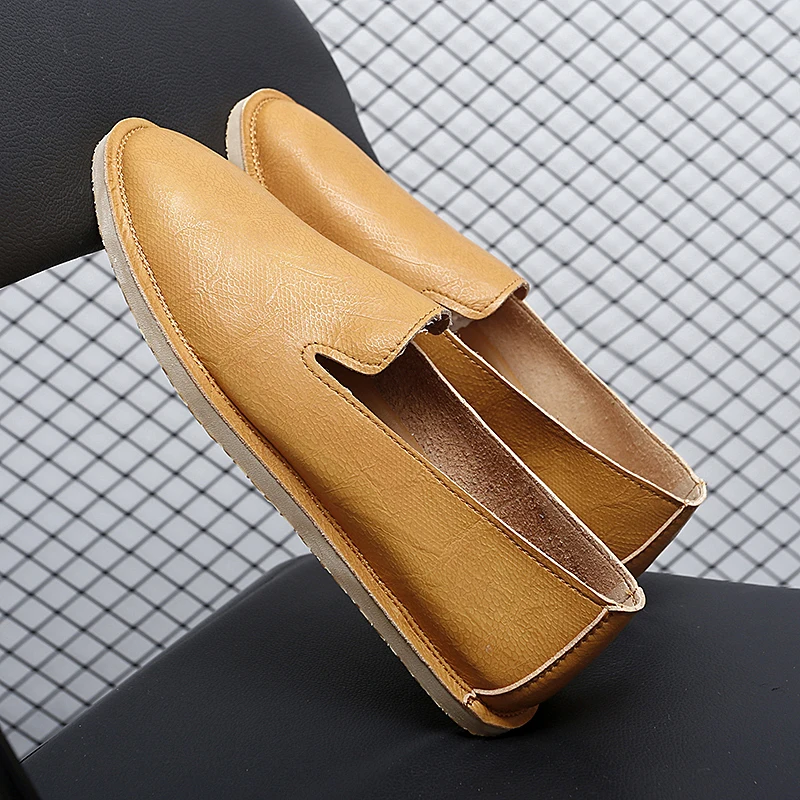 

Spring Autumn Men Casual Fashionable Loafers Flat Bottomed Lightweight Comfortable To Drive. High Street Youth Lazy Shoes