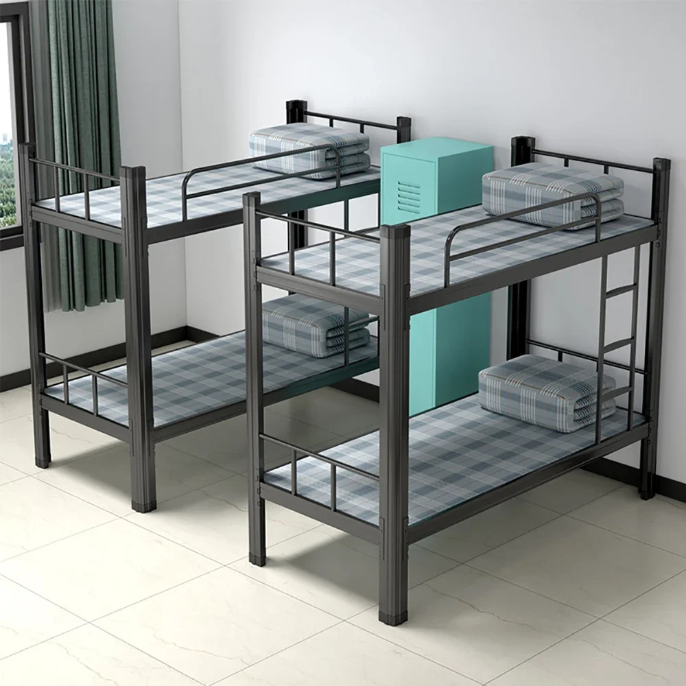 Lit double en métal avec matelas, dortoir d'école