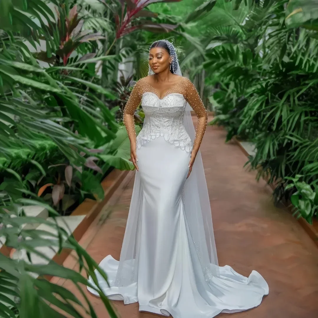 Maßgeschneidertes schiere Hals funkelnde Perlen Perlen Meerjungfrau Garten Hochzeitskleid Vestidos Noivas Illusion lange Ärmel Brautkleid