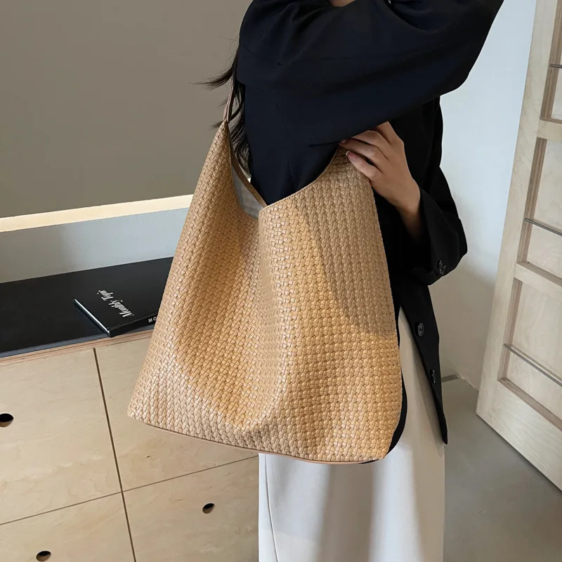 Vintage Personalized Woven Bag for Women 2024 New Trend Niche Tote Bag Casual Large Capacity Armpit Bag Commuting Versatile Bag