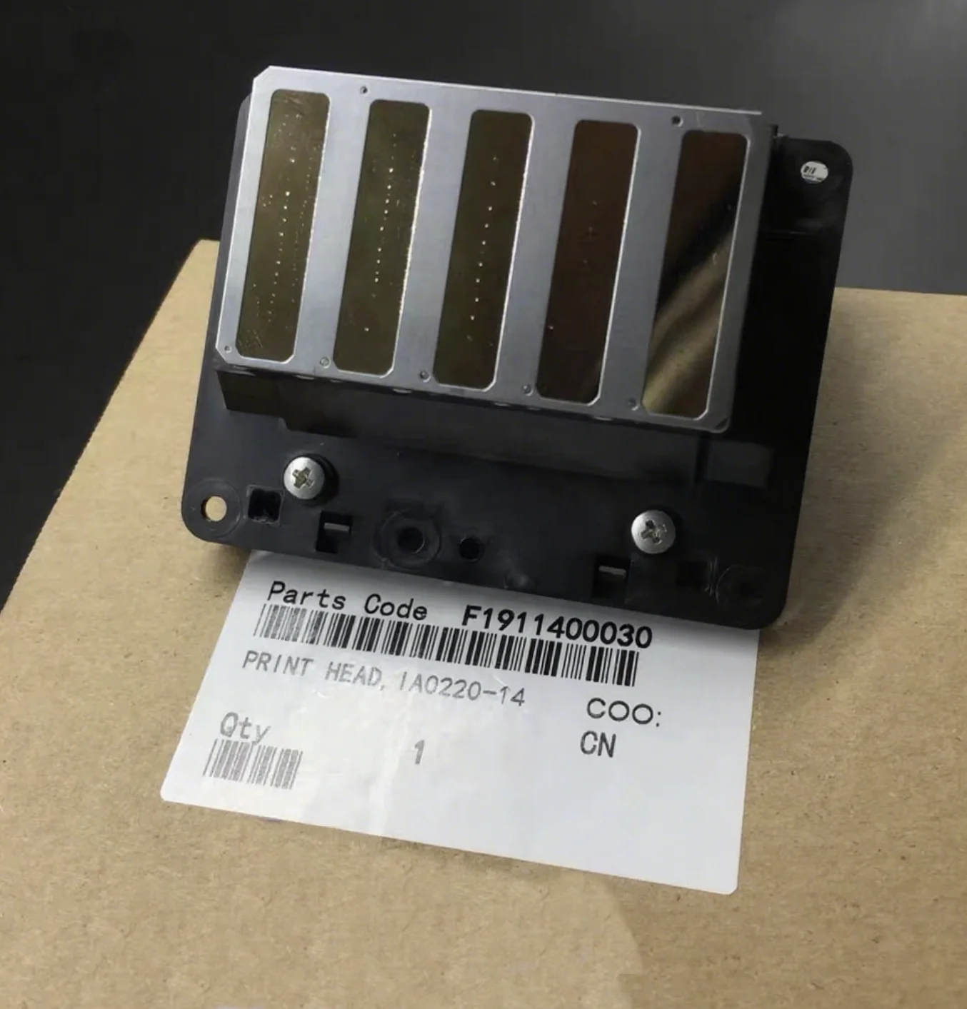 

Оригинальная печатающая головка для принтера EPSON 7700 9700 7710 9700 9900 7910 9910 P7000 P9000 P7080 P9080 DX6 F191141