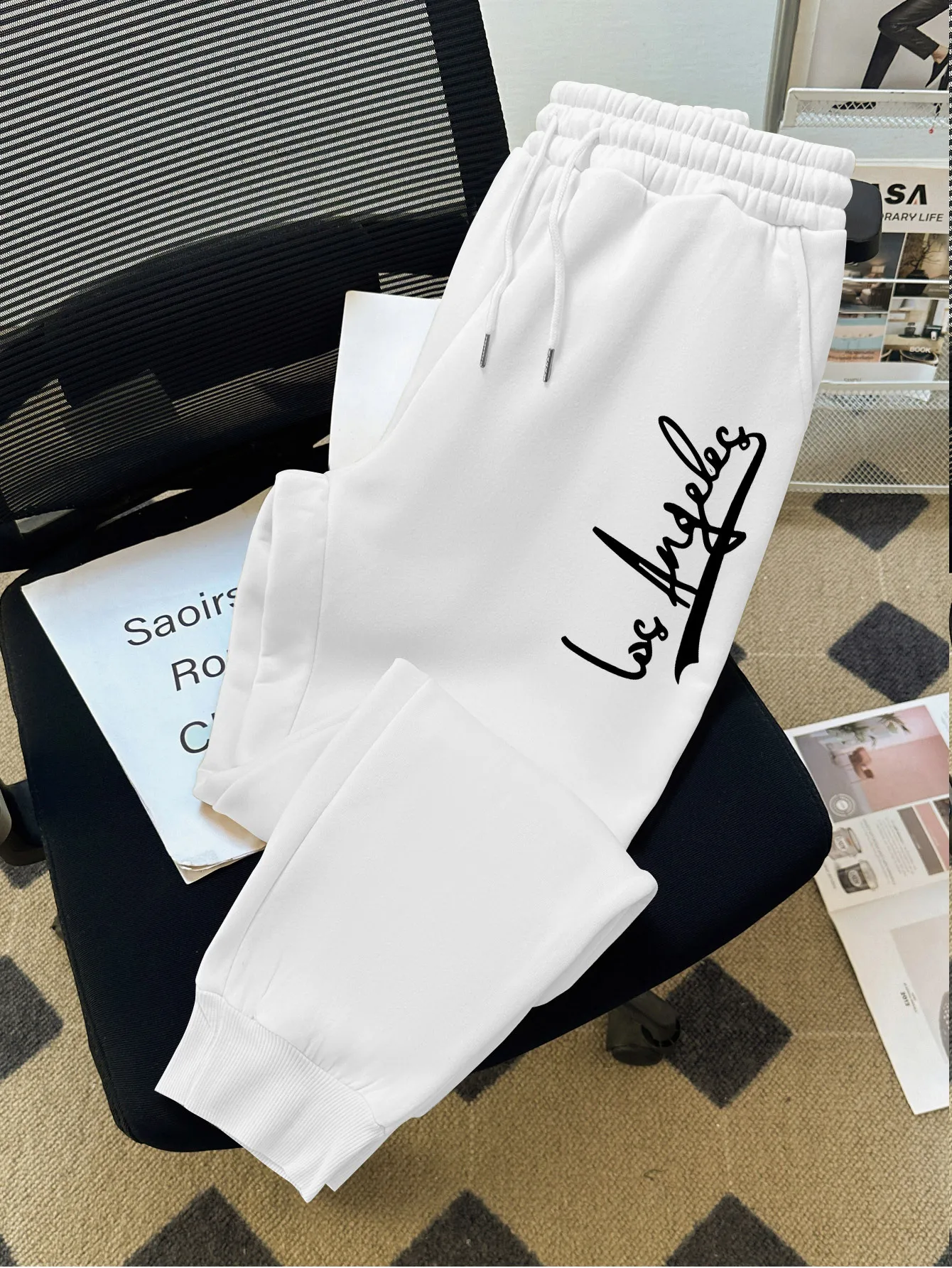 Men Los Angeles Signature Cursive Script Graphic JoggerPantsElasticWaistDrawstringSweatpantsLooseUrbanStreetwearDarkGreyTrousers