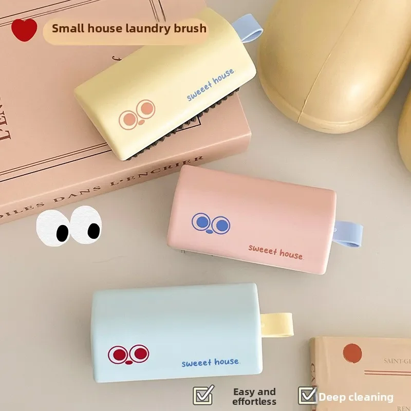 

Laundry brush with soft bristles that do not damage clothes and shoes. Multi functional cleaning brush that can be wall mounted