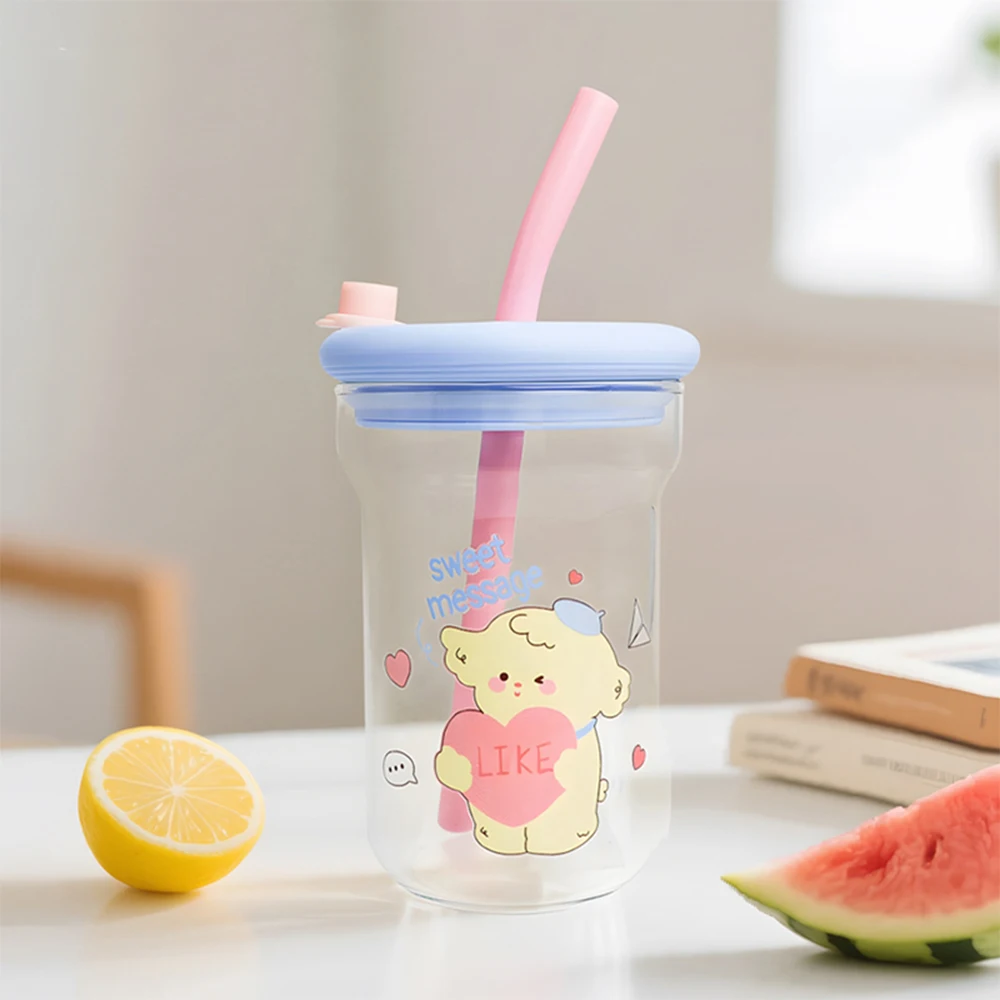 HeY LiLac 600 ml hitzebeständiger Strohhalmbecher aus Borosilikatglas – niedliches Cartoon-Design und Macaron-Tinten mit auslaufsicherem Deckel
