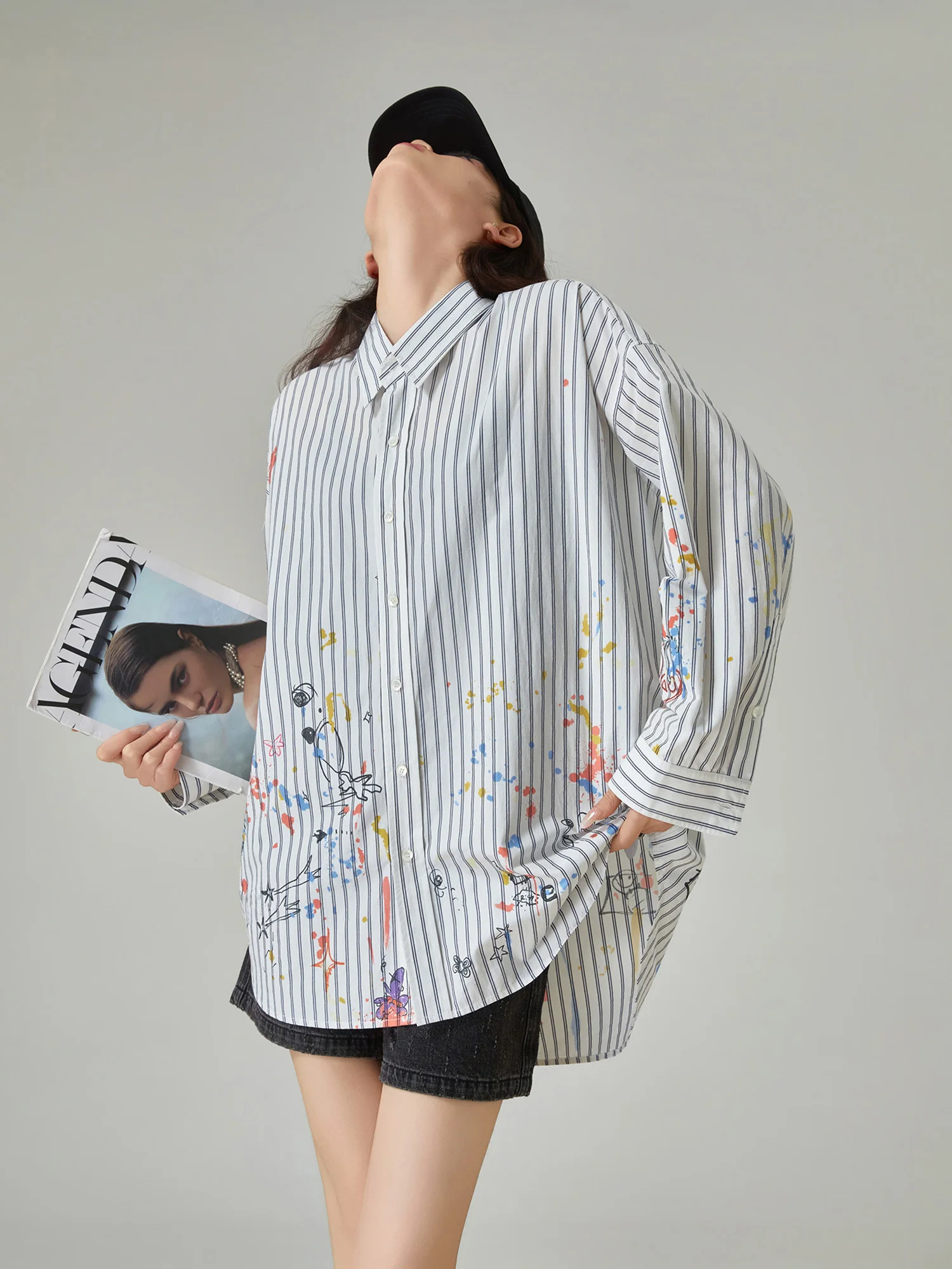 

White Oversize Casual Striped Graffiti Art Shirt Women's Spring Summer New Style Loose Fit Top Trendy Polyester Fiber