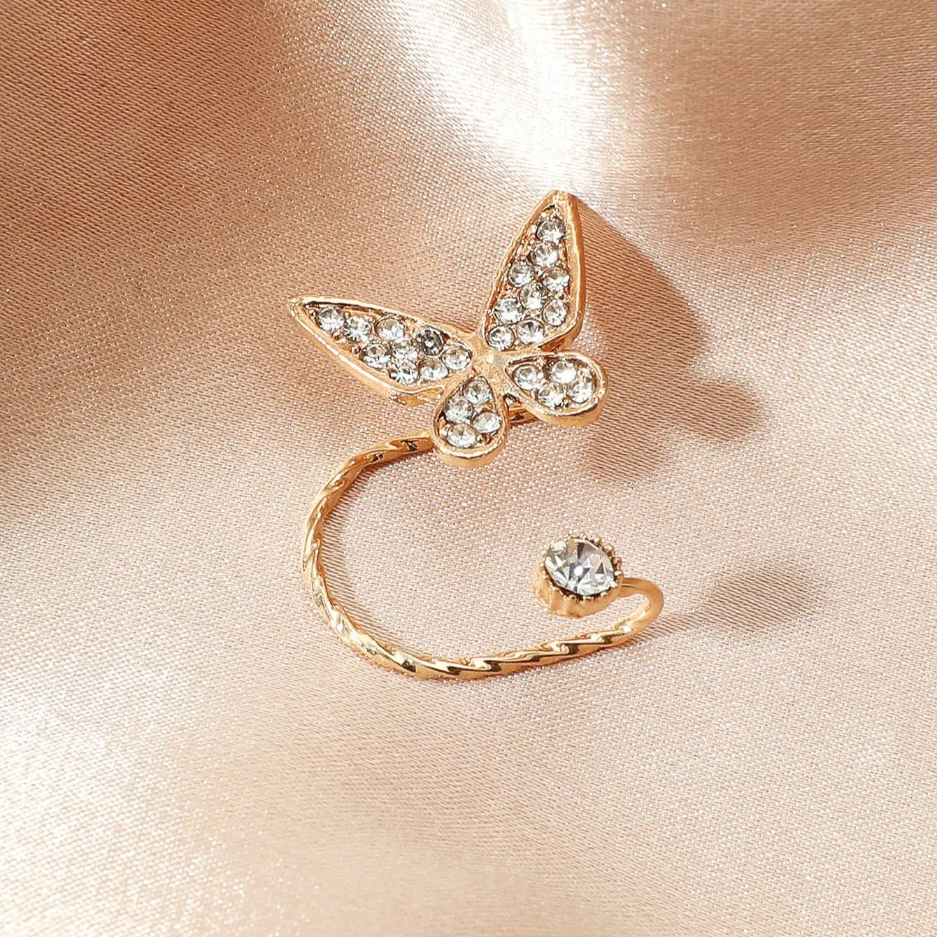 1 Piece Romantic Style Golden Butterfly Rhinestone Ear Clip Earrings Women Girl Personality Fashion Classic Romantic Ear Jewelry