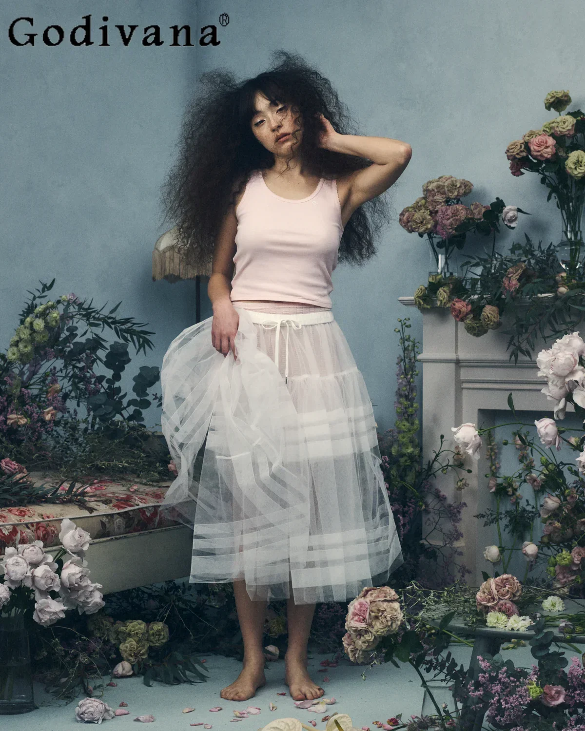 

Новая летняя женская модная одежда: майка-топ в японском стиле с вышивкой буквы B, круглым вырезом, повседневный топ для женщин 2026