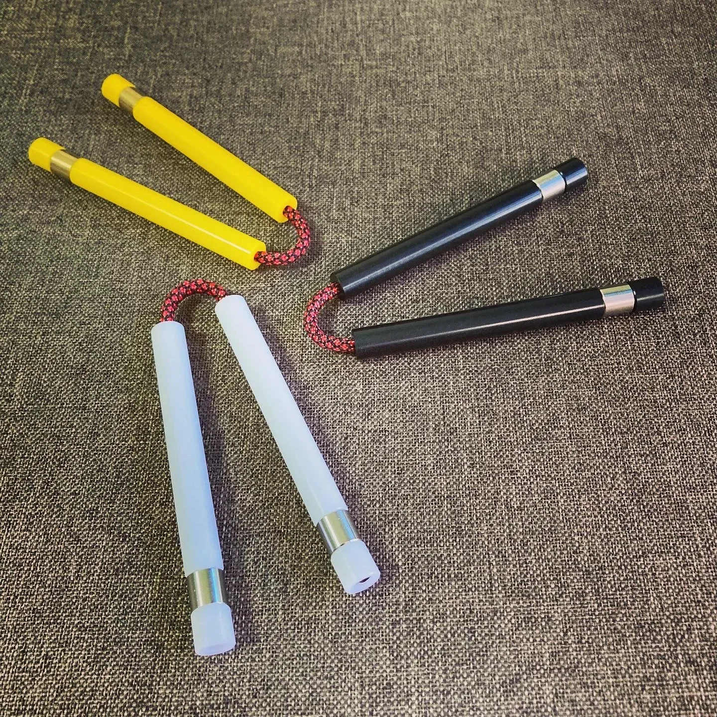 جديد صغير EDC جيب الإصبع Nunchaku الضغط لعبة أدوات تململ أدوات متعددة الوظائف في الهواء الطلق