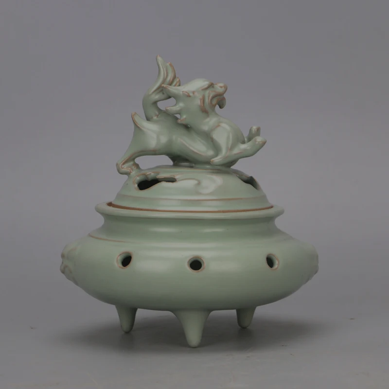 Antique Antique Home Furnishings Song Dynasty Ru Kiln Green Glaze Hollow Dragon Pattern Three-legged Incense Burner Room Decor