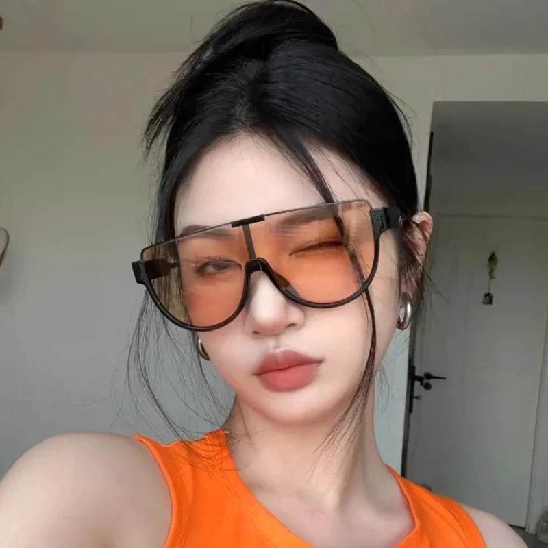 Mode Neue Retro Übergroßen Sonnenbrille Frauen Integrierte Rahmen Brillen Punk Stil Straße Fotografie Gläser
