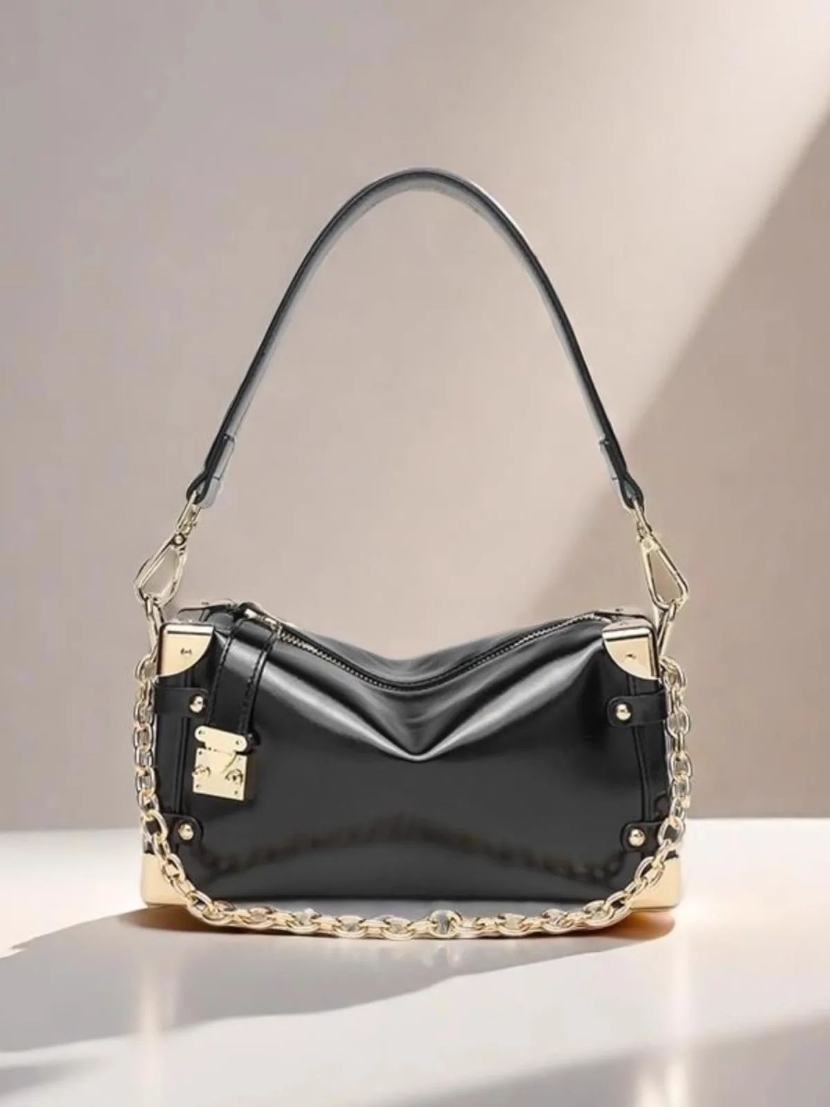 

ManyKostGivan Retro Luxury Pillow Bag Women's Faionable Underarm Crossbody Bag 2025 New Design Soft Polyester Material