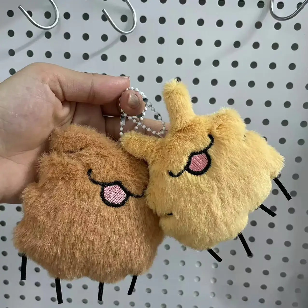 

Новинка 2025 года, шелковая песня Hollow Knight: домашняя плюшевая кукла-подвеска с собакой блох и вокальным творчеством, милая подарочная коллекция