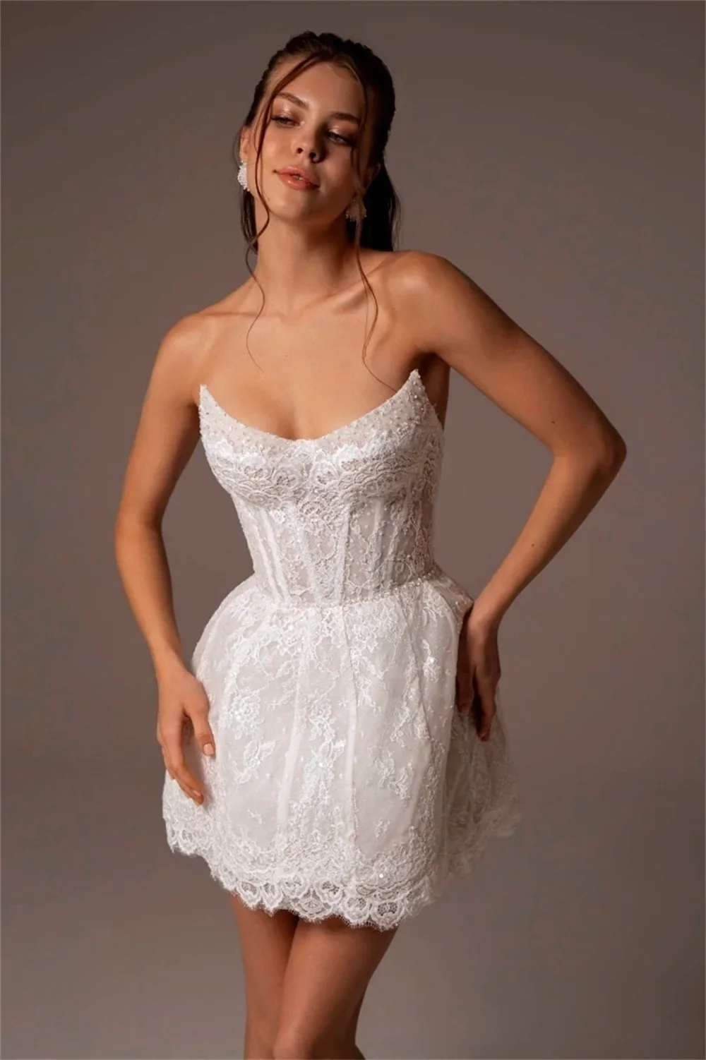 فستان زفاف قصير برقبة دائرية من الدانتيل مخصص، فستان بأكمام طويلة قابل للفصل، مشد ضيق أنيق، فستان سهرة رسمي للزفاف