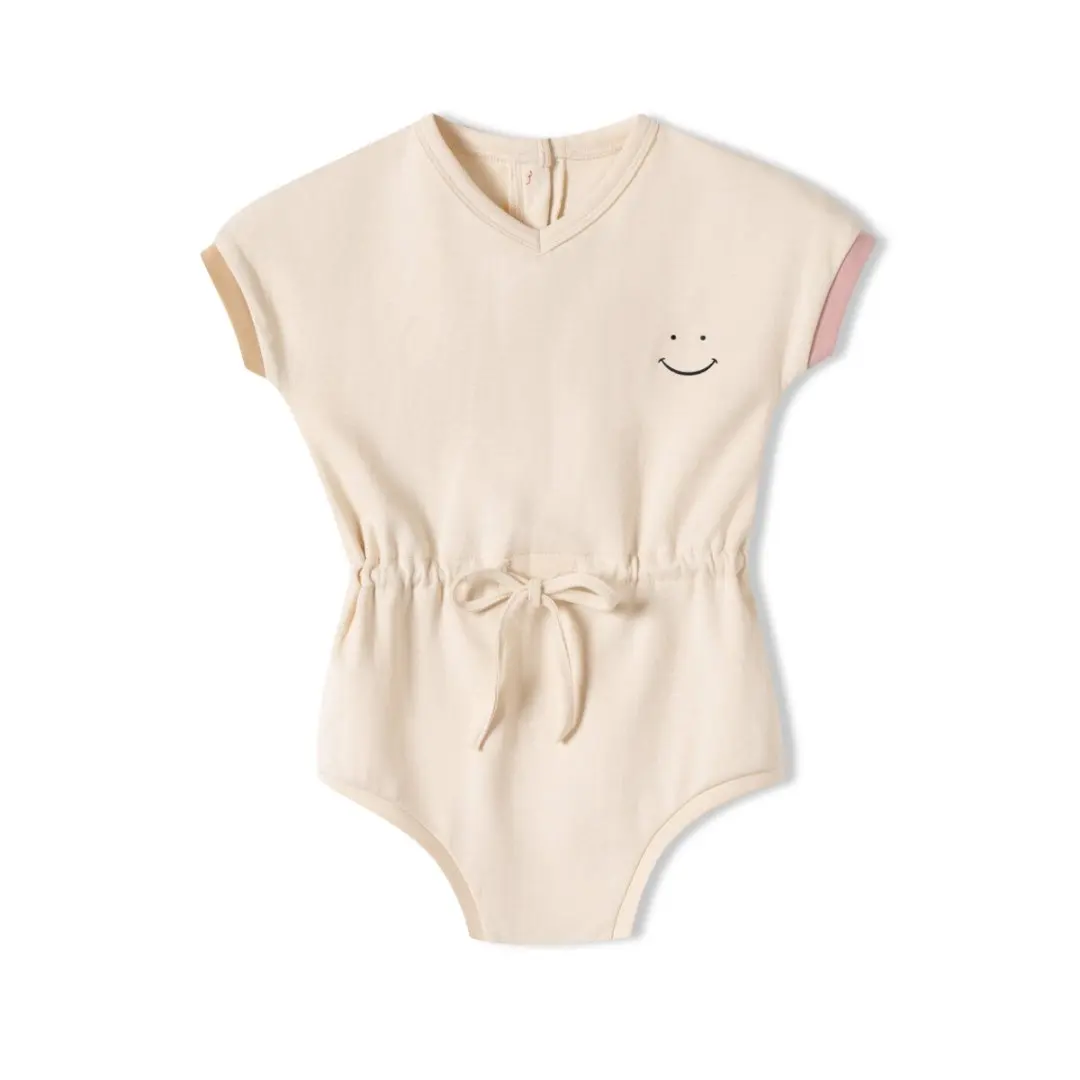 Hochwertige Baby-Kleidung für Mädchen, kurze Ärmel, V-Ausschnitt, Sommer, lässiger Kleinkind-Strampler für Kinder, Mädchen, niedlicher Strampler mit lächelndem Gesicht