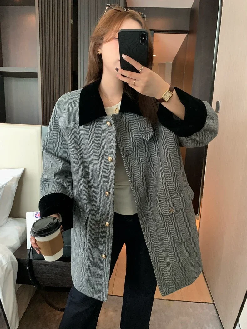 Elegant black and white diagonal mid length jacket college style color block collar gold single breasted women\'s fashion coat