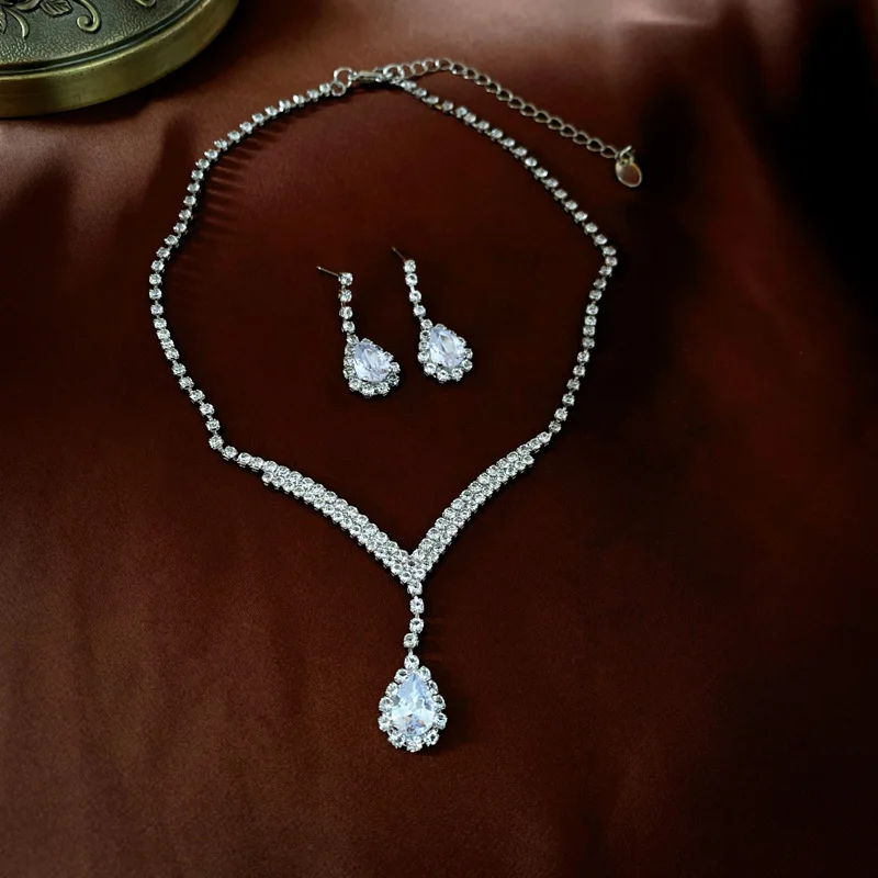 Bunte Strass-Wassertropfen-Runde Blumen-Halsketten für Frauen, Vintage, erweiterte Kragenketten, ästhetischer zierlicher Schmuck im Großhandel