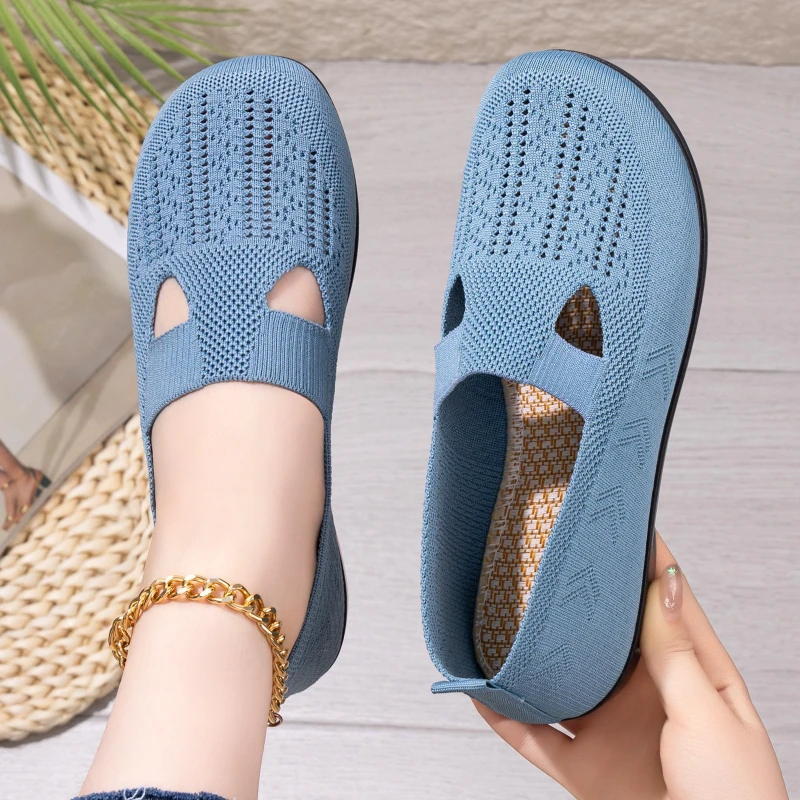 Breathable Mesh Women's Flat Shoes Soft Sole Slip-On Loafers Comfortable Mother Shoes for Summer Daily Walking