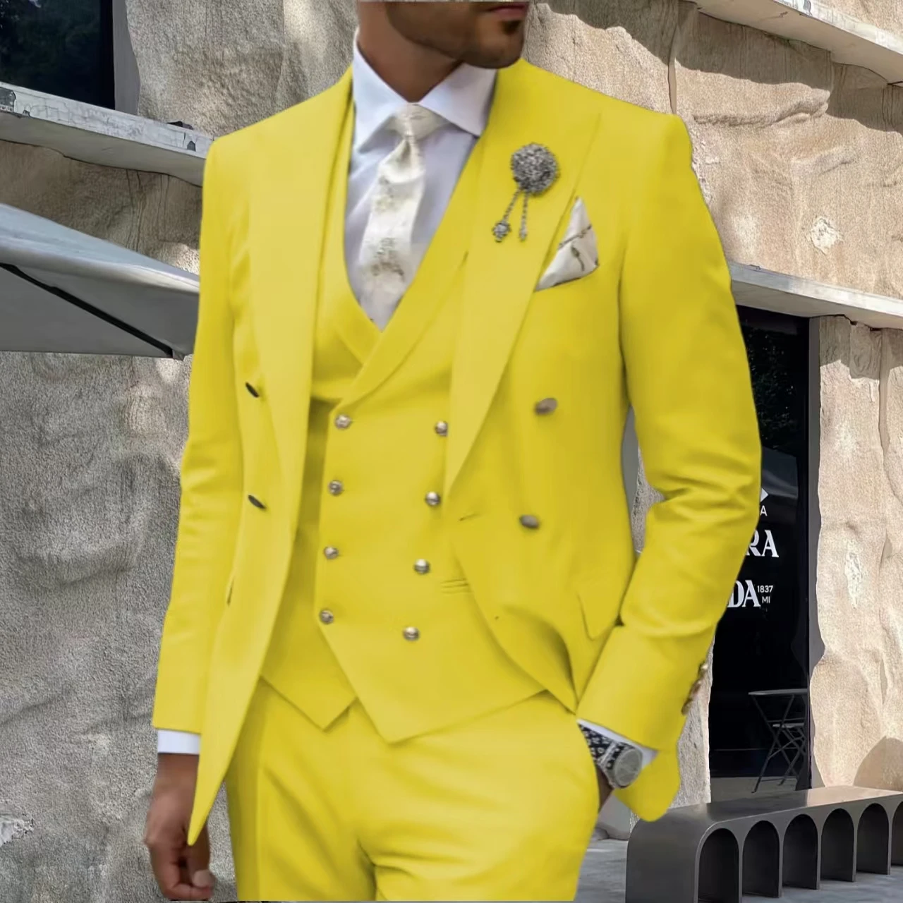 

Men Suit Groom Groomsman Wedding Party Prom Elegant 3piece Suit for Men Peak Lapel Blazer Vest and Pant