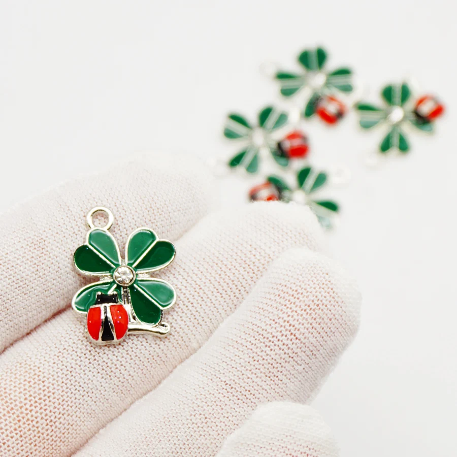 20pcs Green And Red Color Clover Ladybug Flower Enamel Pendant Charm Jewelry Finding Necklace Phone Accessories 37058