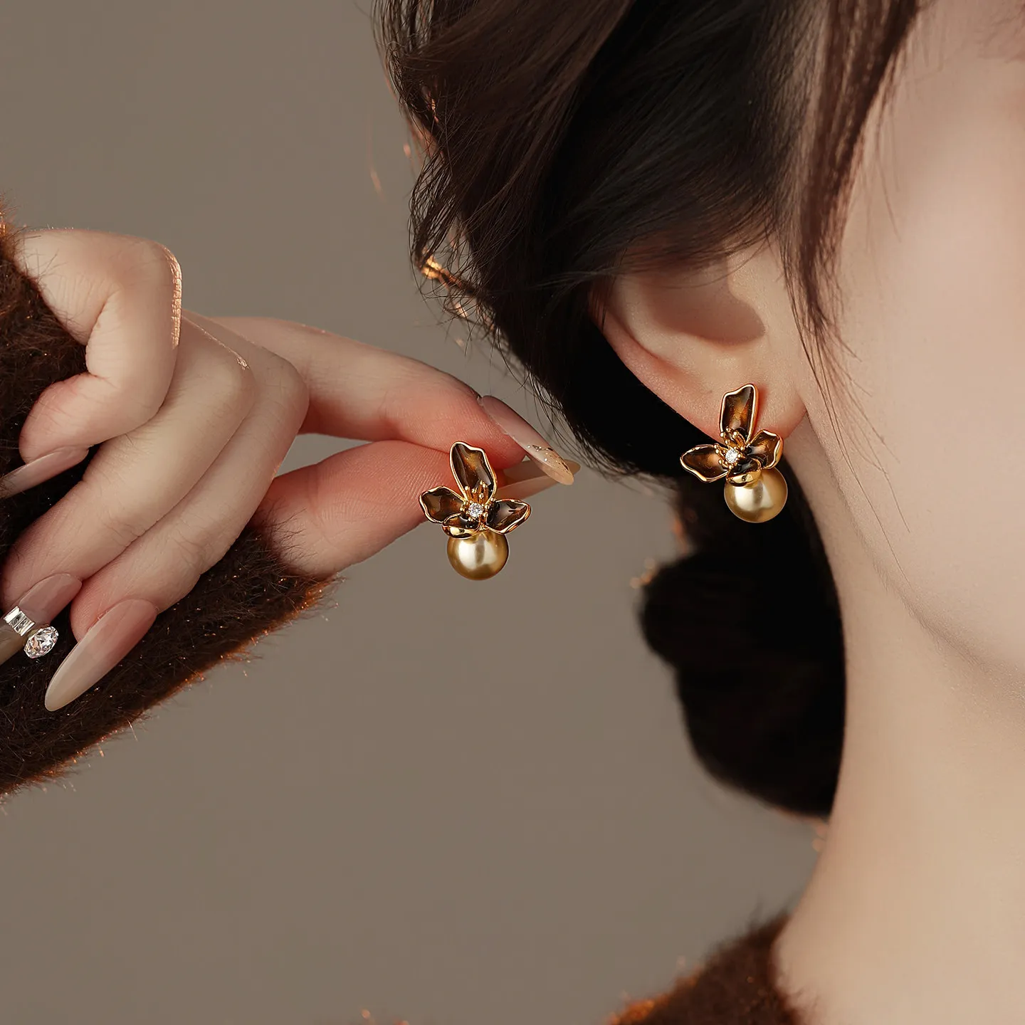 Mirad Brown Enamel Iris Shaped Earrings with Zircon And Pearl Elegant Women's Jewelry Accessory for Parties 2026 New Design