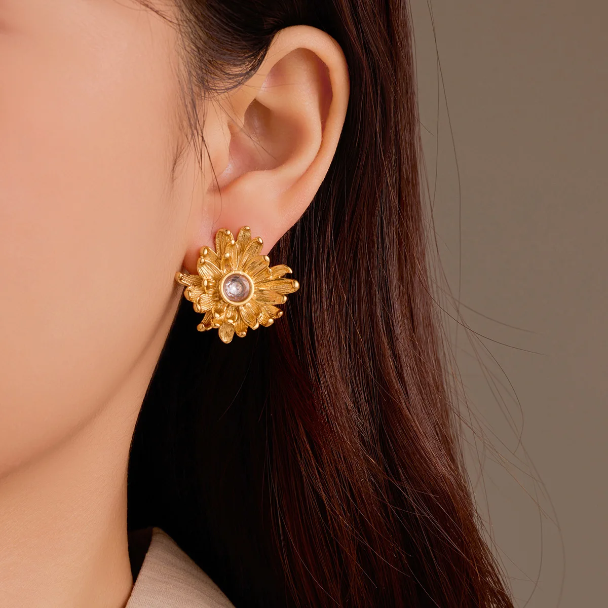 

French Simple Flower Gold Color Stud Earrings Metal High Quality Fashion Statement Jewelry Women Earrings Accessories