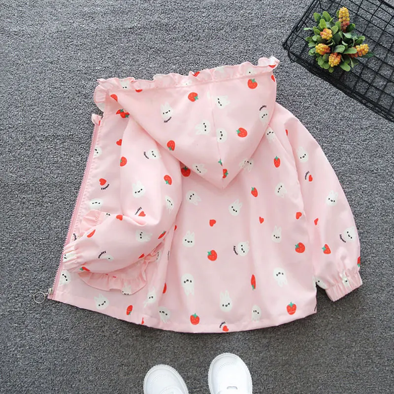 

Early autumn baby girls spring and autumn small coat baby clothes children strawberry baby long sleeve cardigan outside clothing