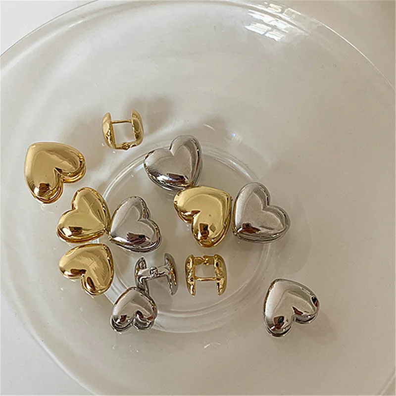 Heart Shaped Metal Earrings European American Style Personalized Fashion Stud Earrings Ladies Girls Travel Wedding Accessories