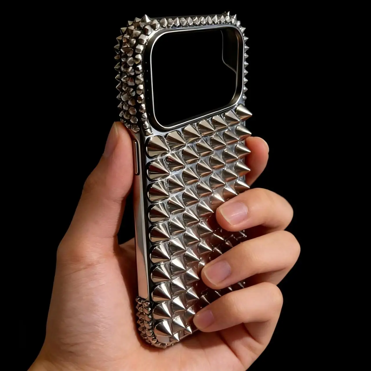 

Fashion Full Metal Punk Phone Case For iPhone 17 Pro Max Case 16 15 14 13 12 Mini 11 Spikes Studs Rivet Bling Diamond Back Cover