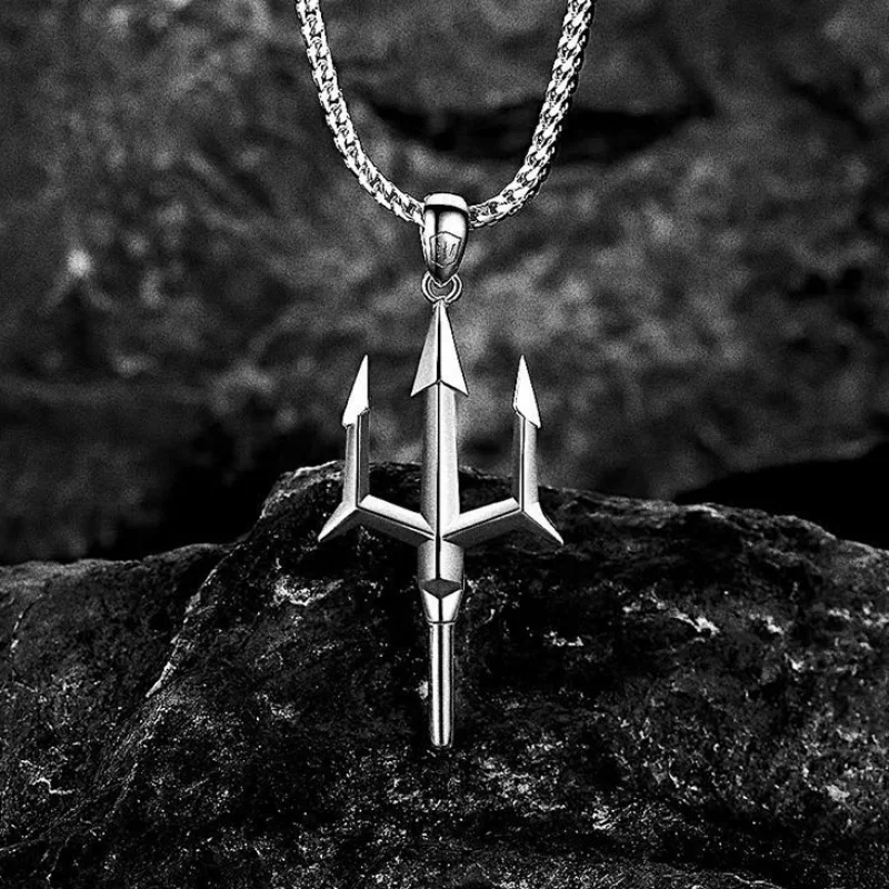 Retro Mythical Poseidon Overseas Trident Harpoon Pendant Necklace Men\'s and Women\'s Fashion Trend Cool Jewelry