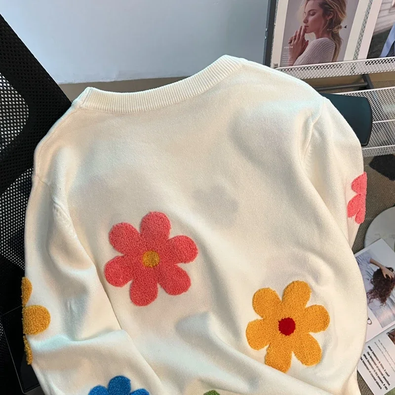 Suéter bordado colorido con diseño de flores 3D, Top de punto de manga larga con cuello redondo, ajuste suelto, otoño e invierno, nuevo