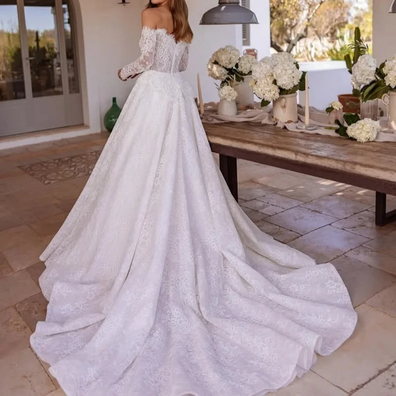 Abiti da sposa con applicazioni bianco avorio lucido con spalle scoperte Gonna a trapezio con decalcomania maniche lunghe Abiti realizzati su misura